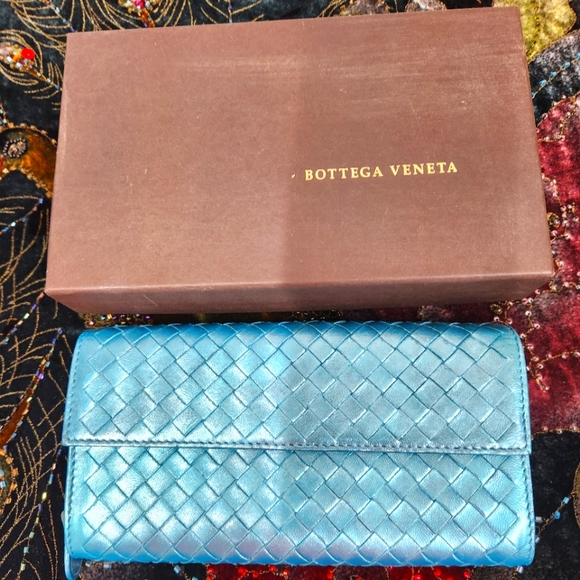 Bottega Veneta Handbags - EUC Bottega Wallet